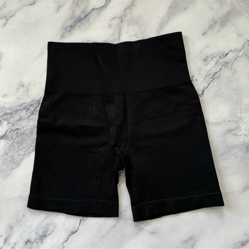 Ribbed Biker Shorts